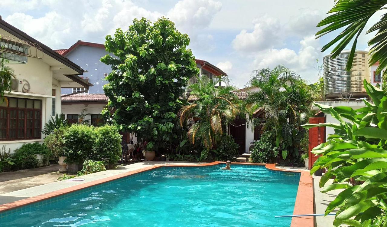 Villa Sisavad Guesthouse Vientiane Dış mekan fotoğraf