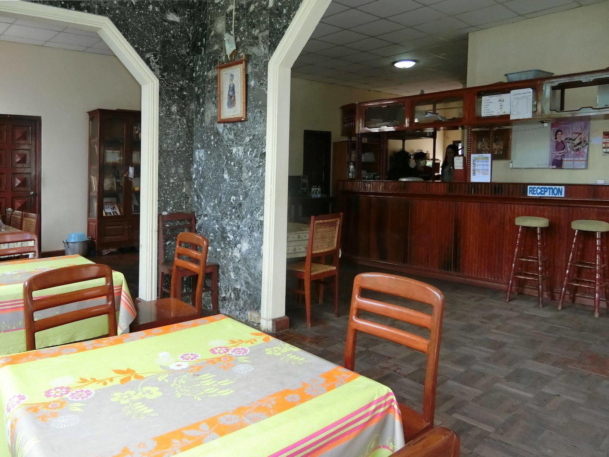 Villa Sisavad Guesthouse Vientiane Dış mekan fotoğraf