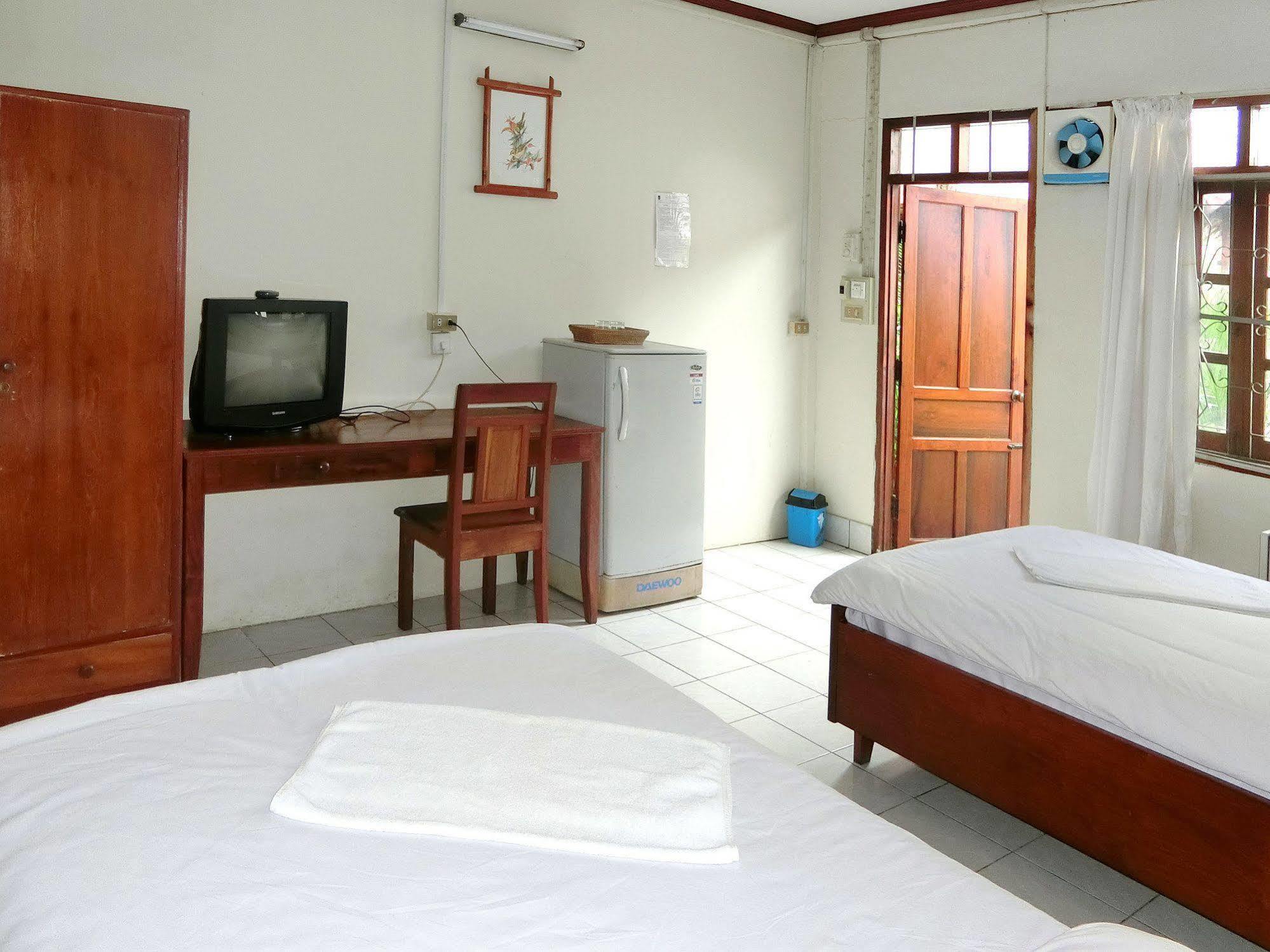 Villa Sisavad Guesthouse Vientiane Dış mekan fotoğraf