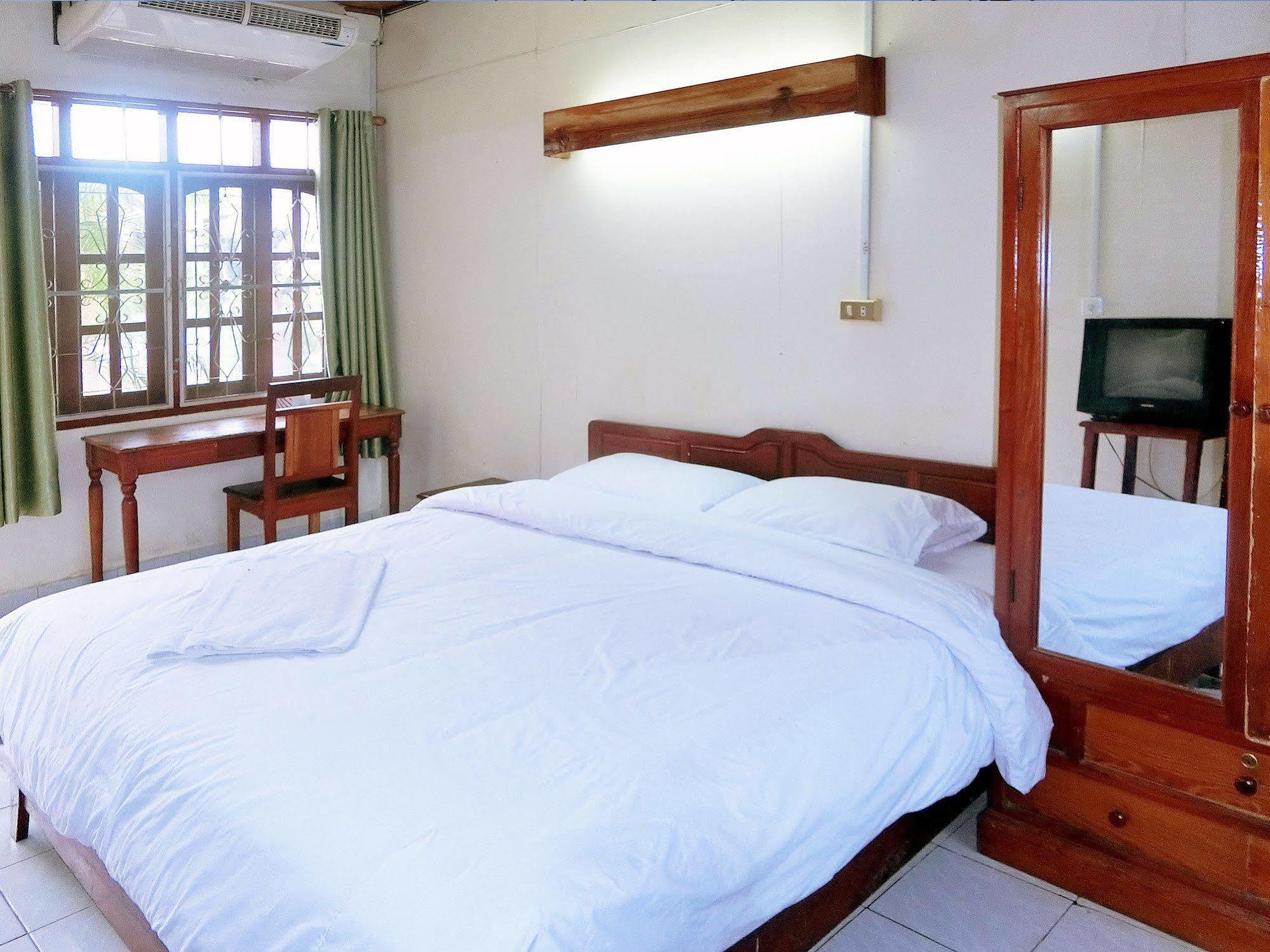 Villa Sisavad Guesthouse Vientiane Dış mekan fotoğraf