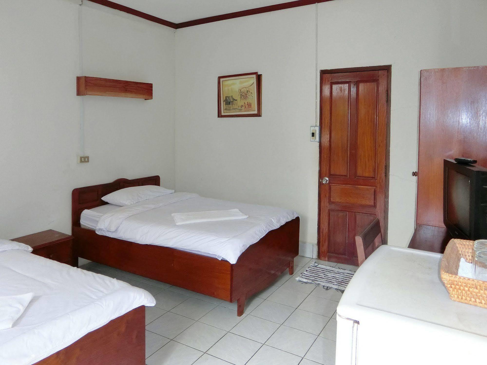 Villa Sisavad Guesthouse Vientiane Dış mekan fotoğraf