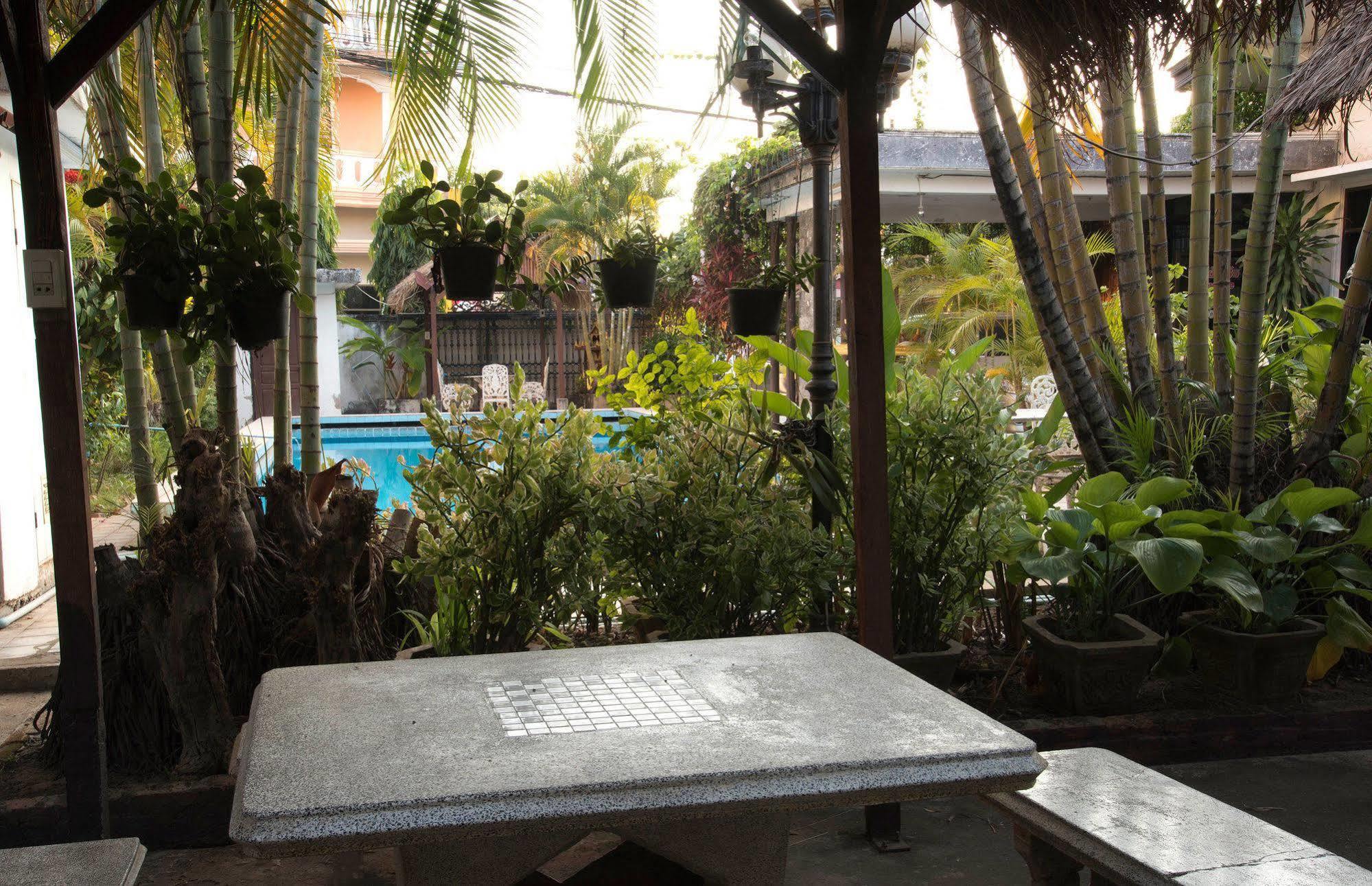 Villa Sisavad Guesthouse Vientiane Dış mekan fotoğraf