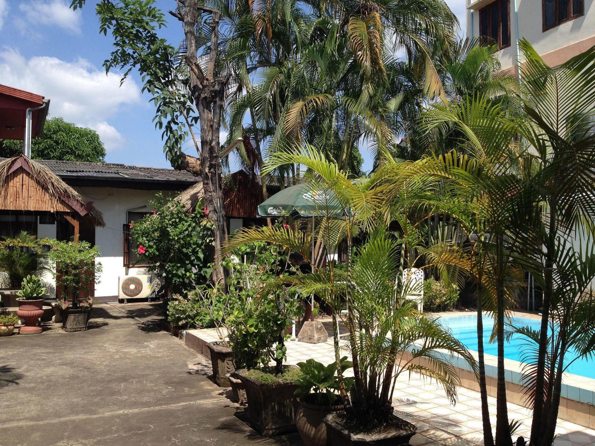 Villa Sisavad Guesthouse Vientiane Dış mekan fotoğraf
